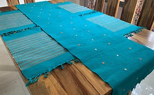 Table Runner with set of 6 Mats