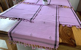 Table Runner with set of 6 Mats